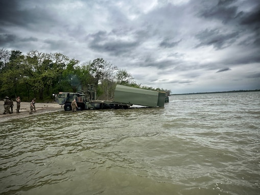 U.S. Army Reserve engineers conduct bridging exercise at Bardwell Lake in Texas
