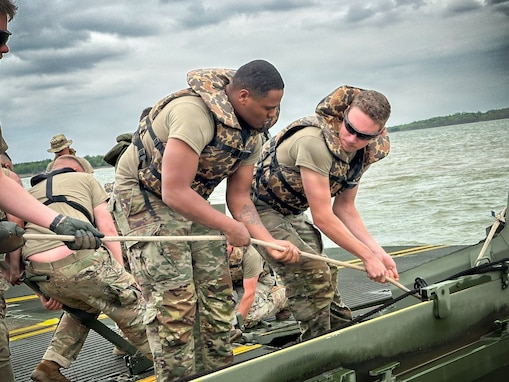 U.S. Army Reserve engineers conduct bridging exercise at Bardwell Lake in Texas
