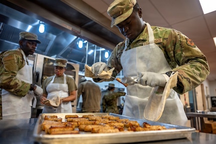 METC Nutrition and Diet Students Practice Therapeutic Diets