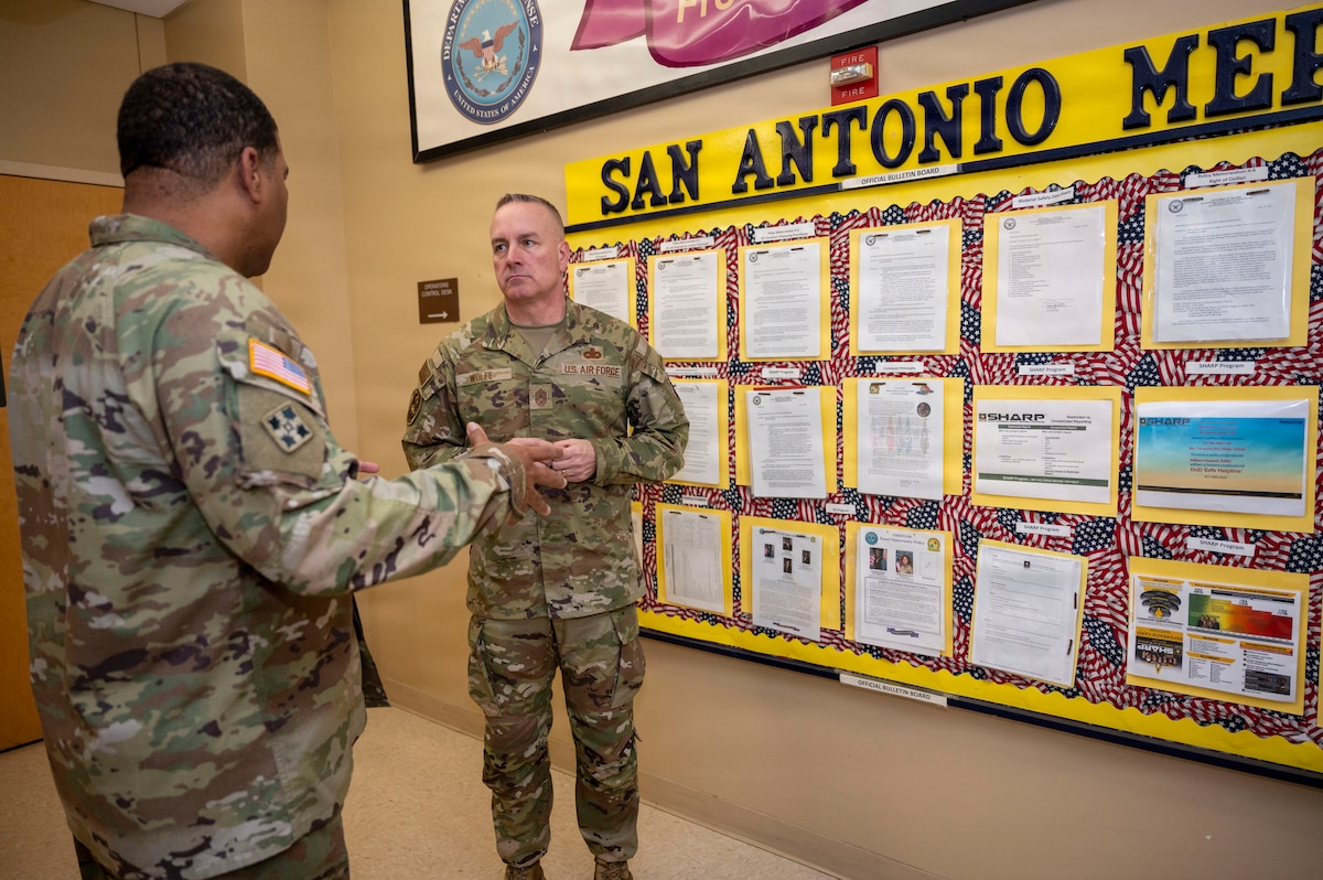 CMSAF David Wolfe visits MEPS Fort Sam Houston