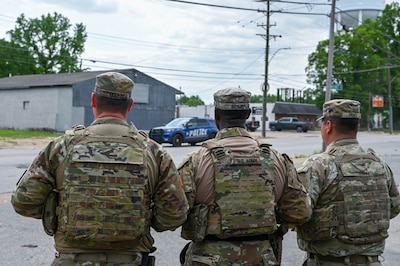 Tennessee Guardsmen Provide Aid, Secure Evidence in Shooting