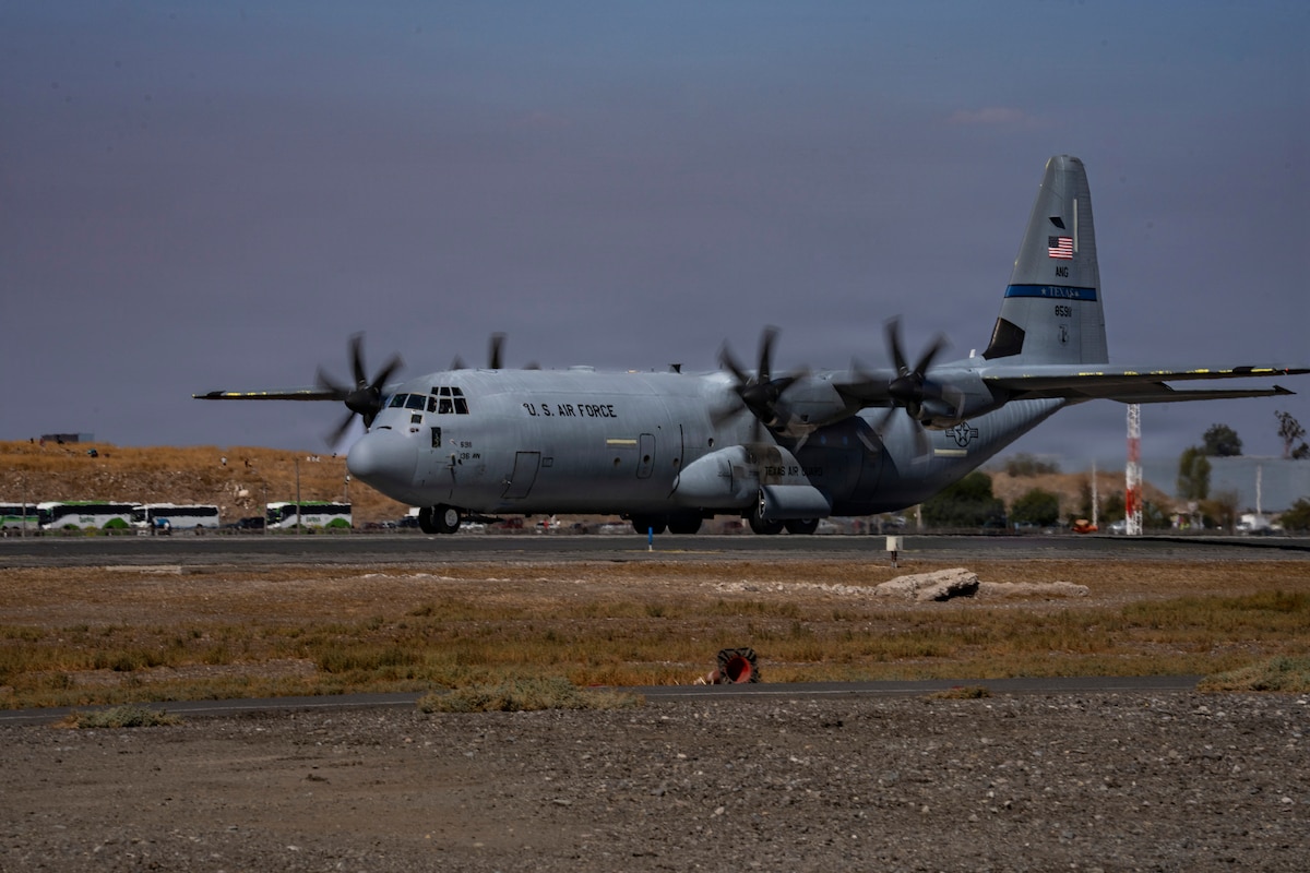 A U.S. Air Force C-130J Super Hercules assigned to the Texas National Guard’s 136th Airlift Wing takes off during Feria Internacional del Aire y del Espacio (FIDAE) 2026 in Santiago, Chile, April 11, 2026. The cargo aircraft enabled airlift operations for the U.S. Air Force Academy Wings of Blue Demonstration team. (U.S. Air Force photo by Andrea Jenkins)