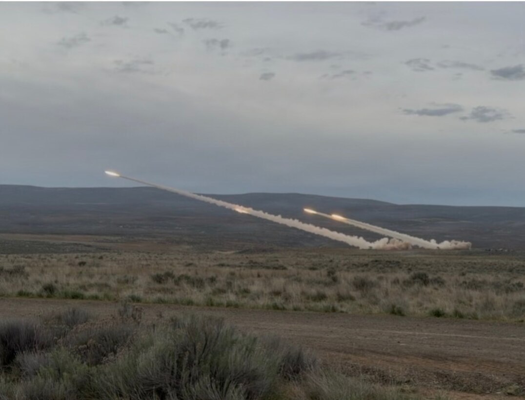 A High Mobility Artillery Rocket System (HIMARS) fires a rocket during a live-fire exercise at Yakima Training Center, Washington, April 20, 2026.
