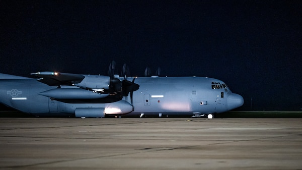 A U.S. Air Force C-130J Super Hercules aircraft equipped with external fuel tanks assigned to the 40th Airlift Squadron taxis to the runway before a Maximum Endurance Operation in preparation of Exercise Balikatan 2026 at Dyess Air Force Base, Texas, April 15, 2026. Balikatan is a longstanding annual exercise between the Armed Forces of the Philippines and U.S. military designed to strengthen our ironclad alliance, improve our capable combined force, and demonstrate our commitment to regional security and stability. (U.S. Air Force photo by Senior Airman Jade M. Caldwell)