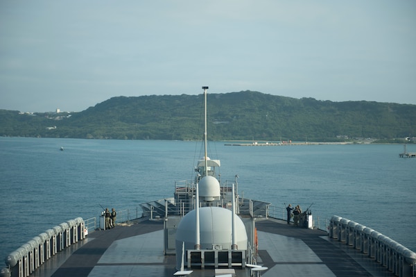 U.S. 7th Fleet flagship USS Blue Ridge (LCC 19) prepares to enter port for a scheduled visit at White Beach Naval Facility in Okinawa, Japan, April 19, 2026.