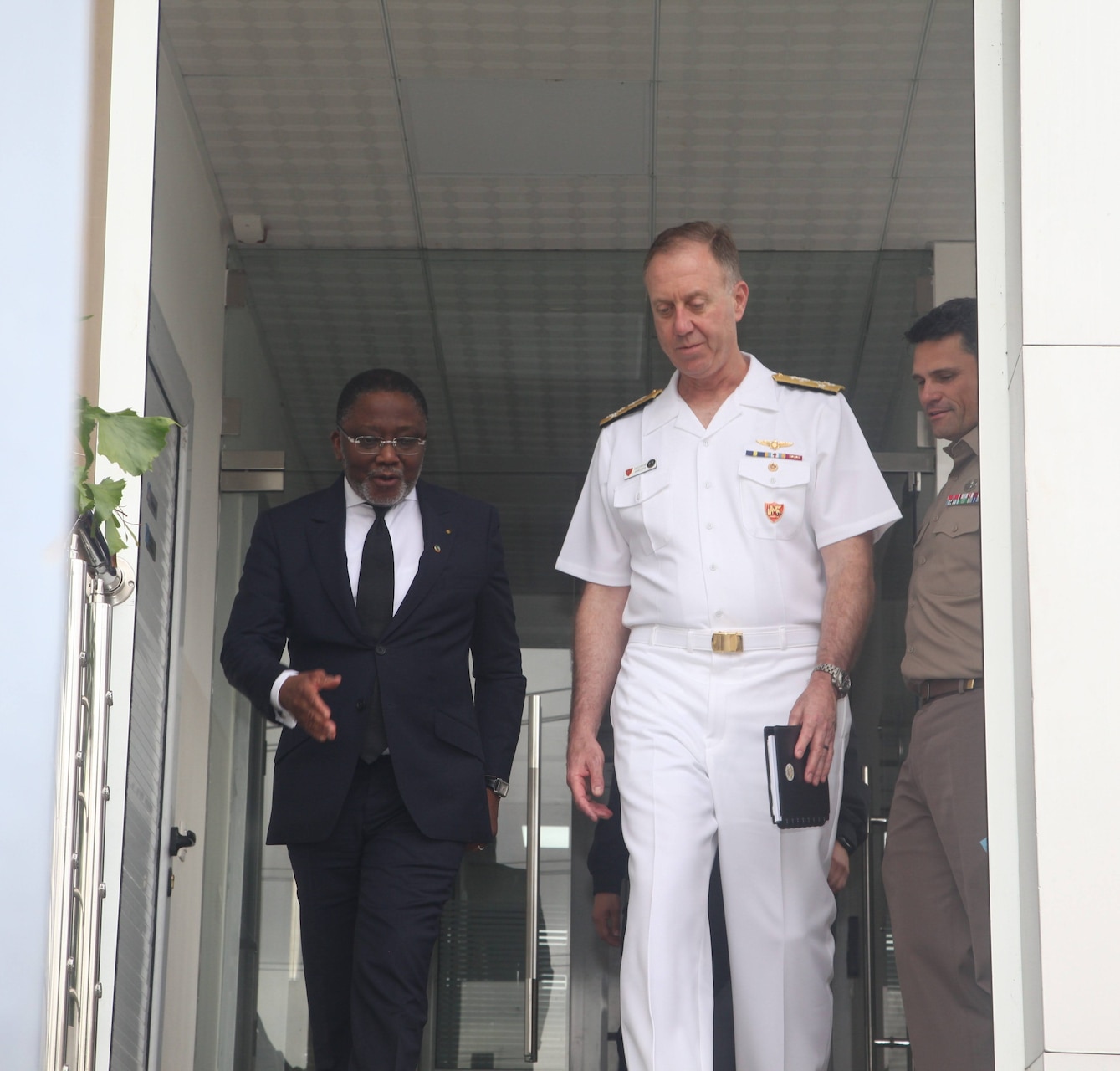 Adm. George M. Wikoff, commander of U.S. Naval Forces Africa (NAVAF), visited Abidjan this week, marking the highest-level U.S. Navy visit to the country and underscoring the growing strength of the U.S.–Côte d’Ivoire defense partnership.

During his visit to Abidjan, Wikoff met with Abroulaye Fofana, the Permanent Secretary of the Interministerial Committee in Charge of State Actions at Sea, to discuss maritime interoperability and cooperation. He then met with General d’Armée Lassina Doumbia, Chief of the Defense Staff, to advance U.S.–Côte d’Ivoire defense cooperation, with a focus on regional stability and shared interests in the Gulf of Guinea.