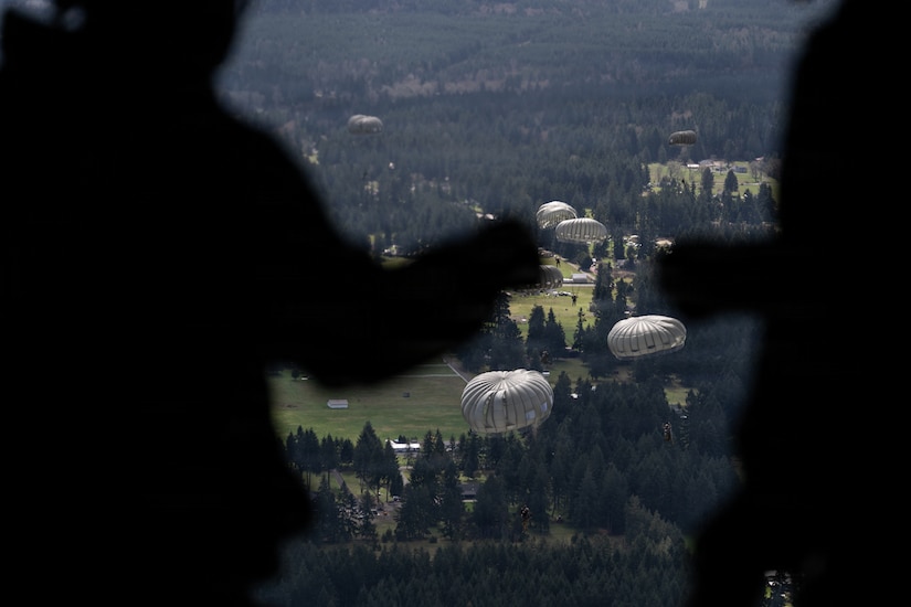 Connecticut Air National Guard supports joint airborne training with 160th Special Operations