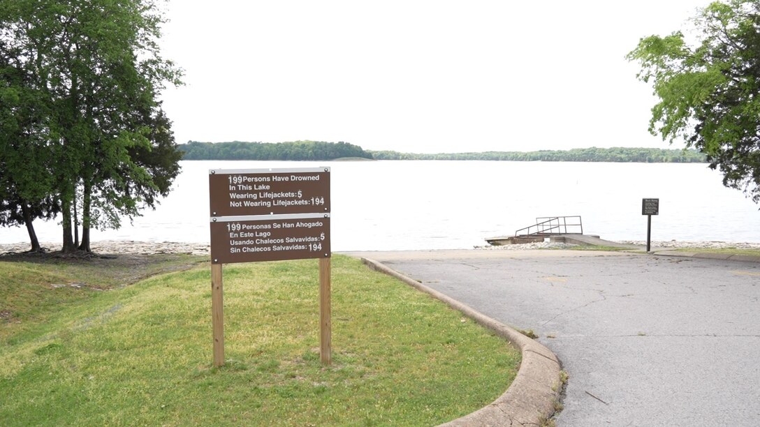 A bilingual sign displaying water safety statistics stands at the shoreline of J. Percy Priest Lake, April 17, 2024. The U.S. Army Corps of Engineers Nashville District installed 18 such signs in English and Spanish as part of a public safety initiative aimed at the Hispanic community. The sign highlights that of the 199 drownings that have occurred in the lake, 194 of the victims were not wearing a life jacket.

The Nashville District manages 284 recreation areas, supporting over 22.7 million visitors every year. From camping and hiking to boating and fishing, our public lands give visitors places to enjoy the outdoors across 4,600 miles of shoreline.
(U.S. Army Corps of Engineers photo)