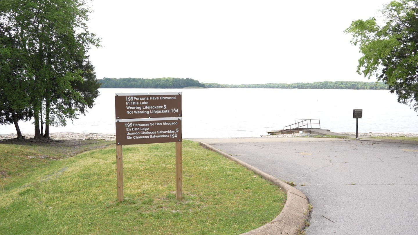 A bilingual sign displaying water safety statistics stands at the shoreline of J. Percy Priest Lake, April 17, 2024. The U.S. Army Corps of Engineers Nashville District installed 18 such signs in English and Spanish as part of a public safety initiative aimed at the Hispanic community. The sign highlights that of the 199 drownings that have occurred in the lake, 194 of the victims were not wearing a life jacket.

The Nashville District manages 284 recreation areas, supporting over 22.7 million visitors every year. From camping and hiking to boating and fishing, our public lands give visitors places to enjoy the outdoors across 4,600 miles of shoreline.
(U.S. Army Corps of Engineers photo)