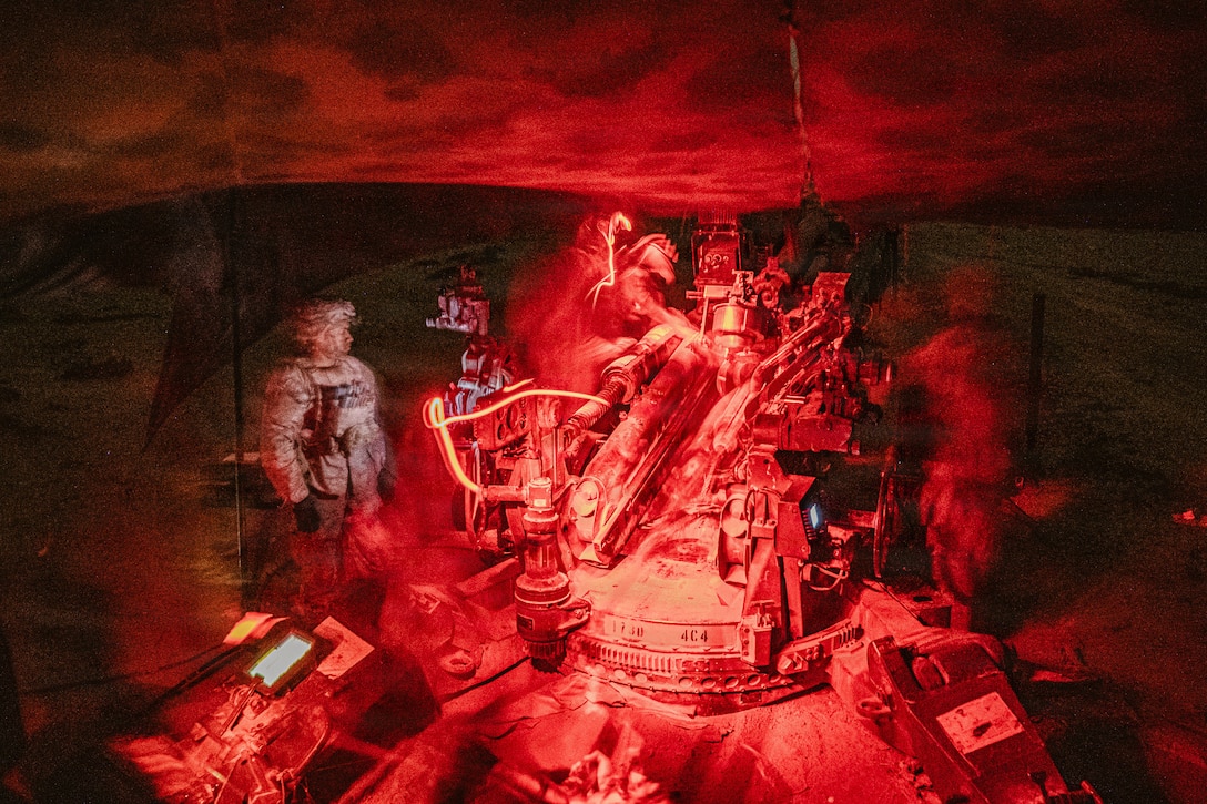 Firing a M777A2 Howitzer during an African Lion