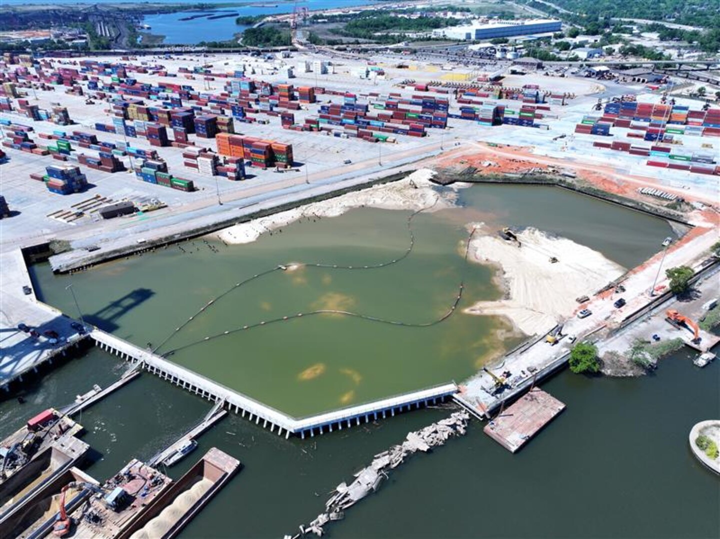 Picture of a dredge operation.