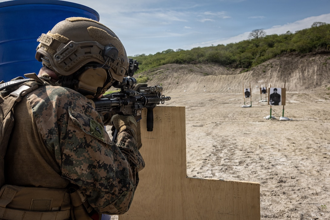 A U.S. Marine with Light Armored Reconnaissance Company, Battalion Landing Team 3/6, 22nd Marine Expeditionary Unit (Special Operations Capable), engages a target during an Advanced Marksmanship Training program as part of a bilateral exercise on Naval Base Jaramijó, Ecuador, April 21, 2025. The 22nd MEU (SOC)’s Ecuador bilateral training enhances interoperability with partner forces, reinforces longstanding security relationships, and improves combined readiness to respond to crises across the region. U.S. military forces are deployed to the region in support of U.S. Southern Command mission objectives and the president’s priorities to strengthen regional security, disrupt illicit drug trafficking, and protect the U.S. homeland. (U.S. Marine Corps photo)