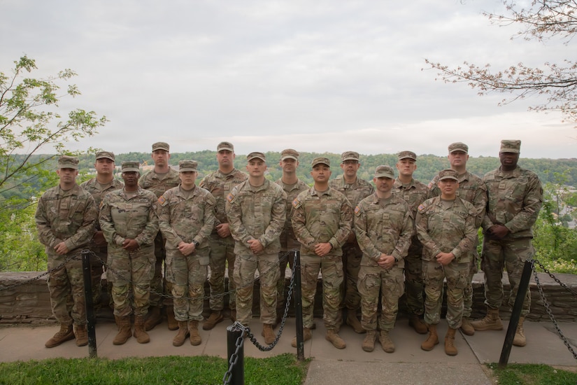 Officer Candidate School Class 68-26 poses for a group photo following the gravesite oath ceremony at the Daniel Boone gravesite in Frankfort, Kentucky, April 18, 2026.