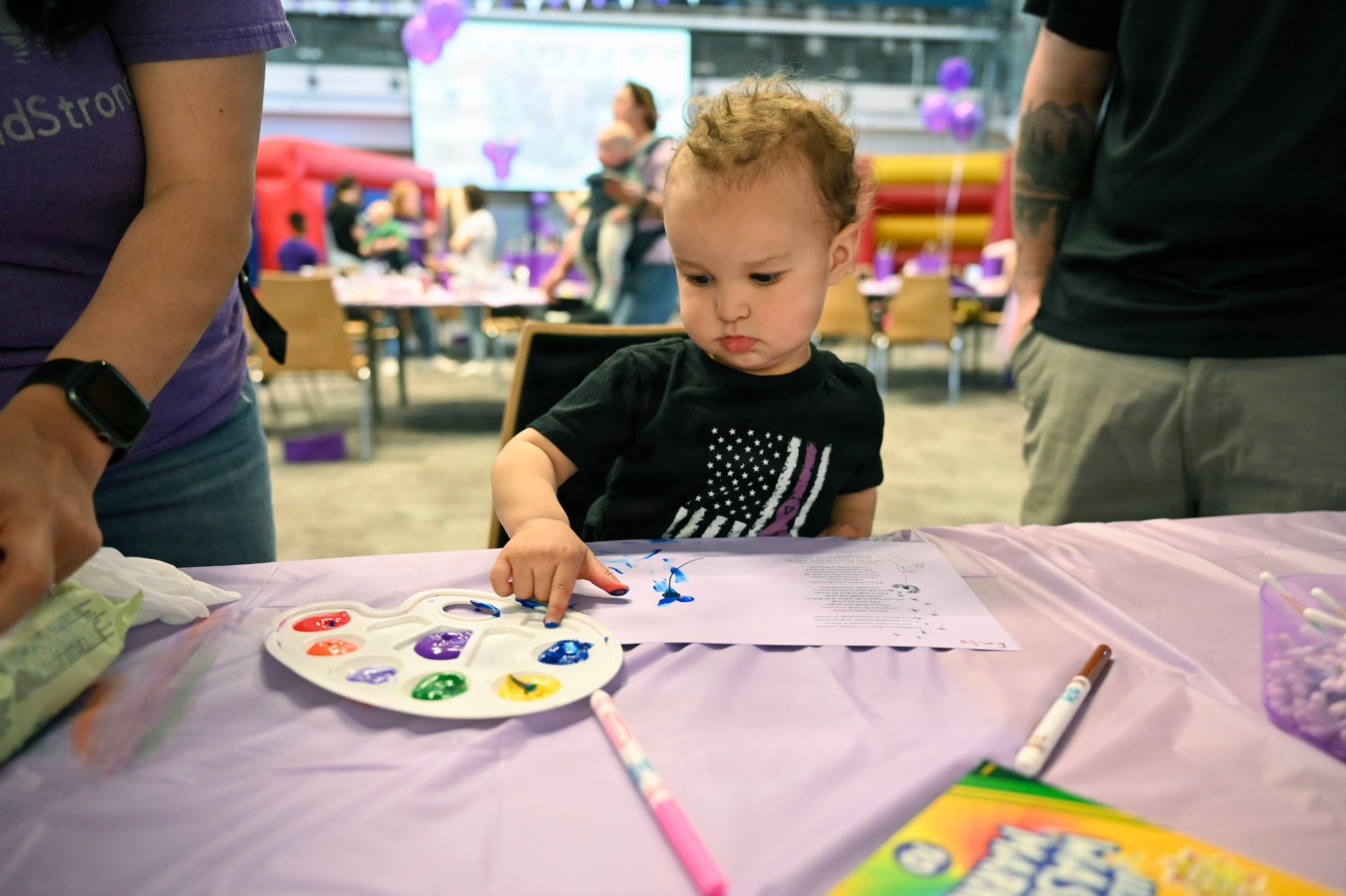 a child finger paints