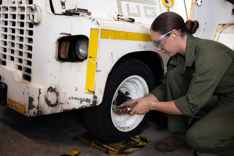 Blount Island Marines Strengthen Aviation Sustainment Through Jacksonville Naval Partnerships
