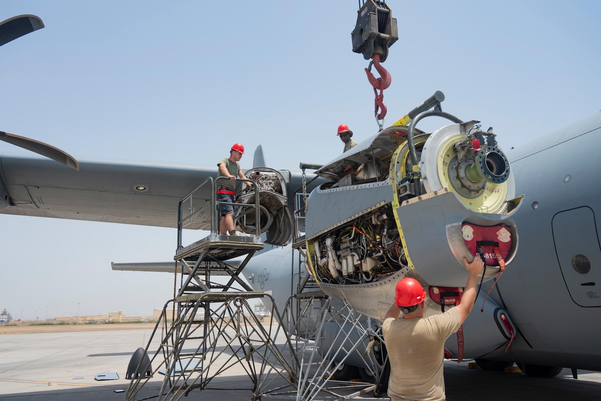 Lifting an engine