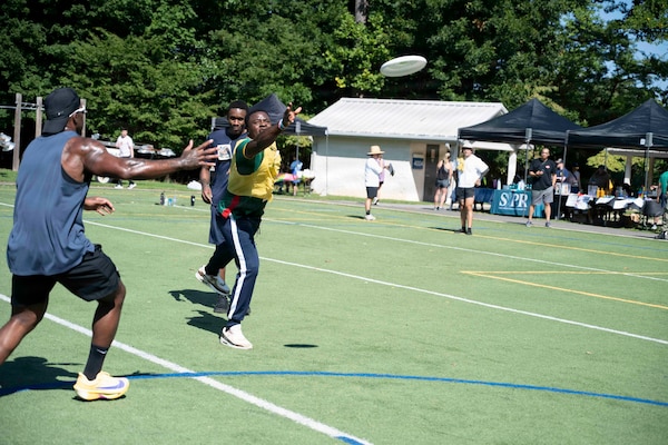 Sailors assigned to Navy Medicine Readiness and Training Command Bethesda, participate in the 2026 NMRTC Bethesda Captain’s Cup at Walter Reed National Military Medical Center, July 31, 2026. NMRTC Bethesda's mission is to maximize warfighter performance through optimized medical readiness tailored to operational requirements, enhance the readiness of the medical force to sustain expeditionary medical capability, and train and develop the Navy Medicine Force. (U.S. Navy photo by Mass Communication Specialist 2nd Class Alec Kramer)