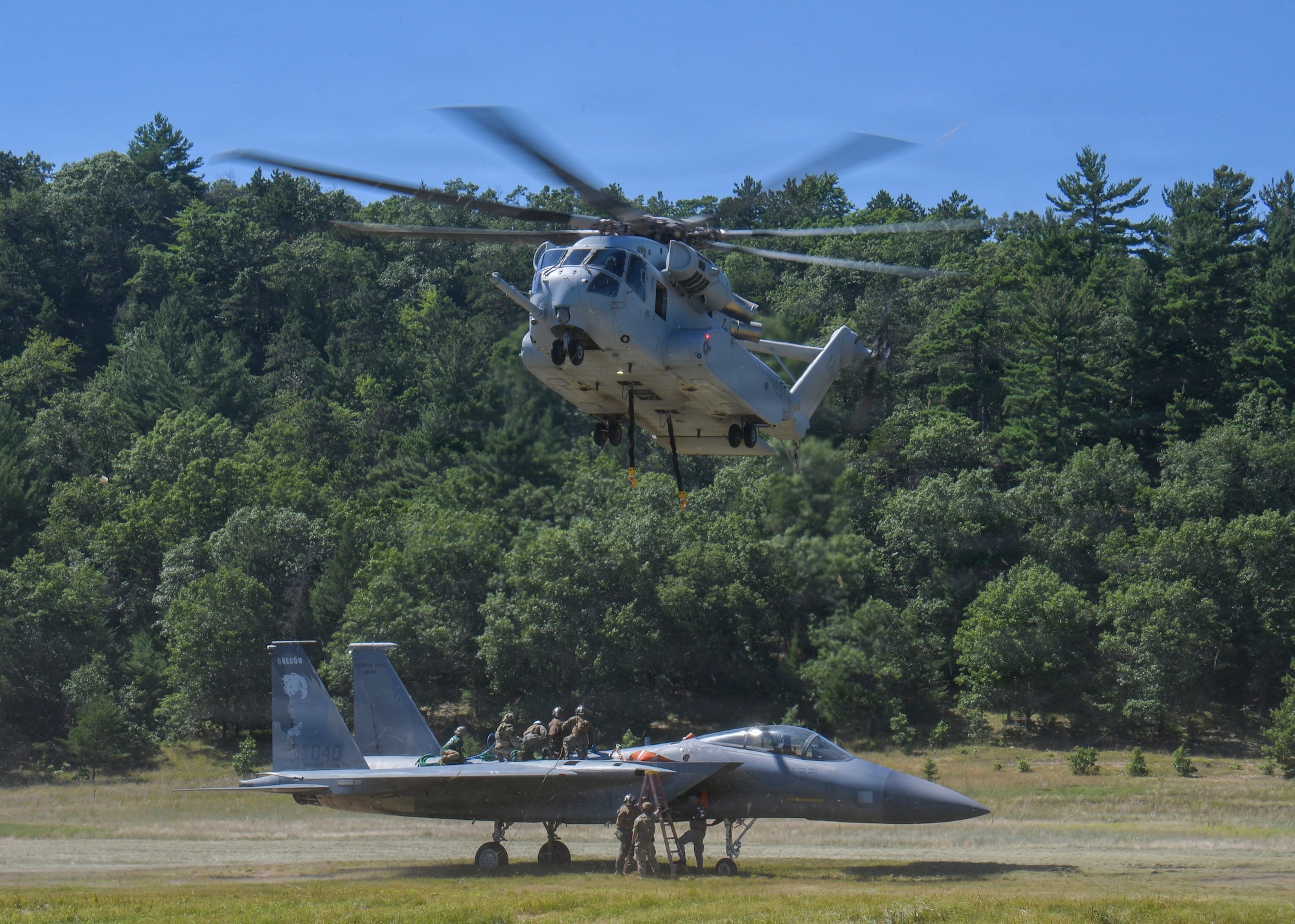 More than 85 military and civilian defense partners took part in the Joint Program Office course, which provided attendees practical, hands-on training recovering a wide variety of airframes using advanced equipment and techniques designed to do so safely and efficiently.