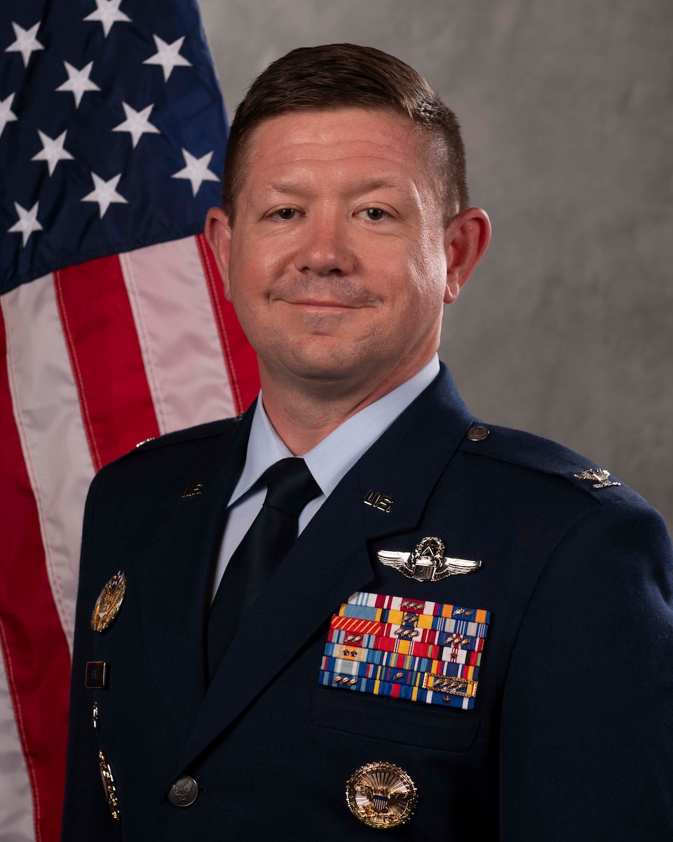 Daniel J. Etue photo