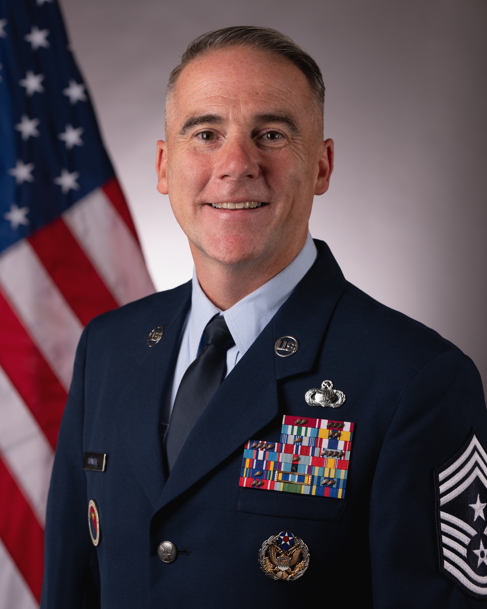 Official photo of Chief Master Sgt. Raun M. Howell.