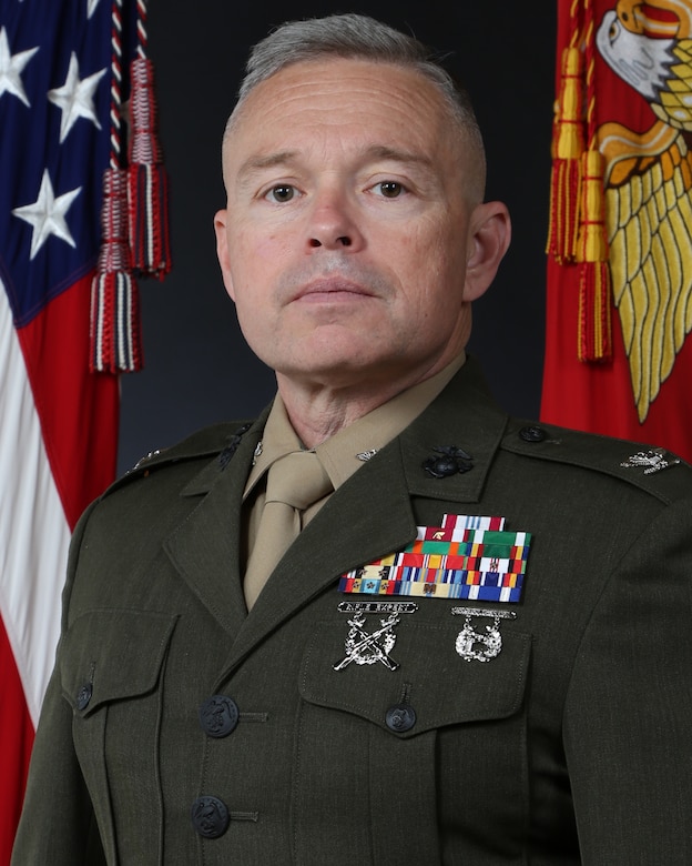 Colonel George D. Kinter, Commanding Officer,
Deployment Processing Command / Reserve Support Unit-East