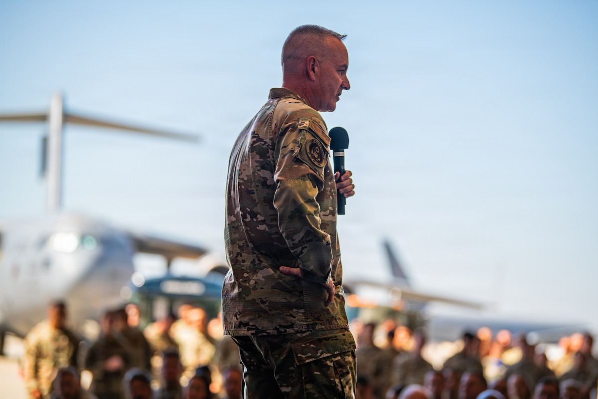 CMSgt Wolfe speaks to Airmen
