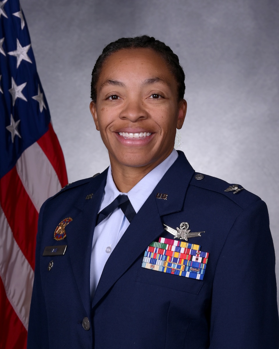 Col. Janay Lake, 233rd Space Group commander official photo
