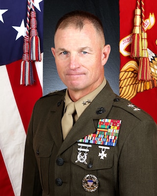 Portrait of カイル・B・エリソン少将