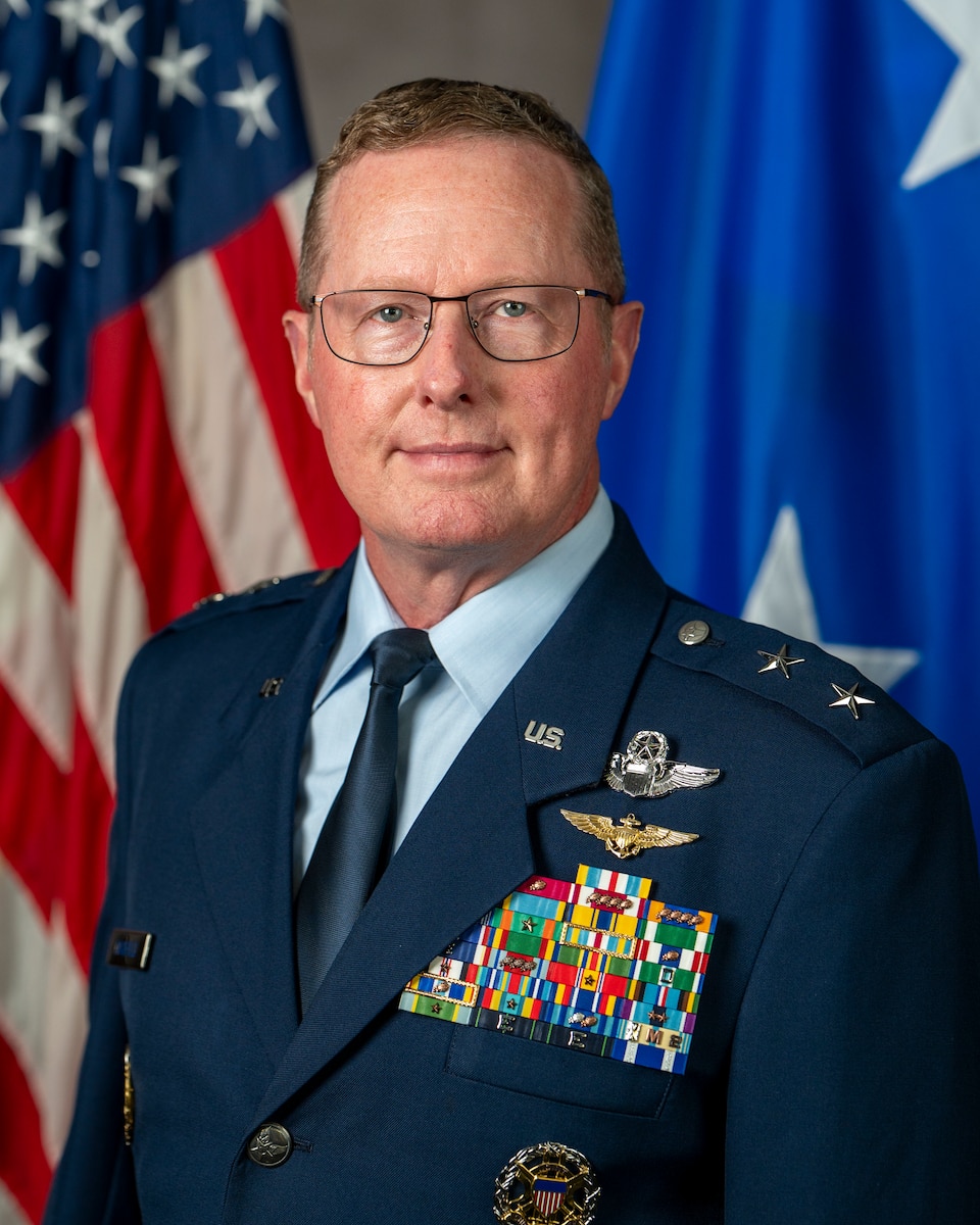 This is the official photo of Maj. Gen. Frank Bradfield III.