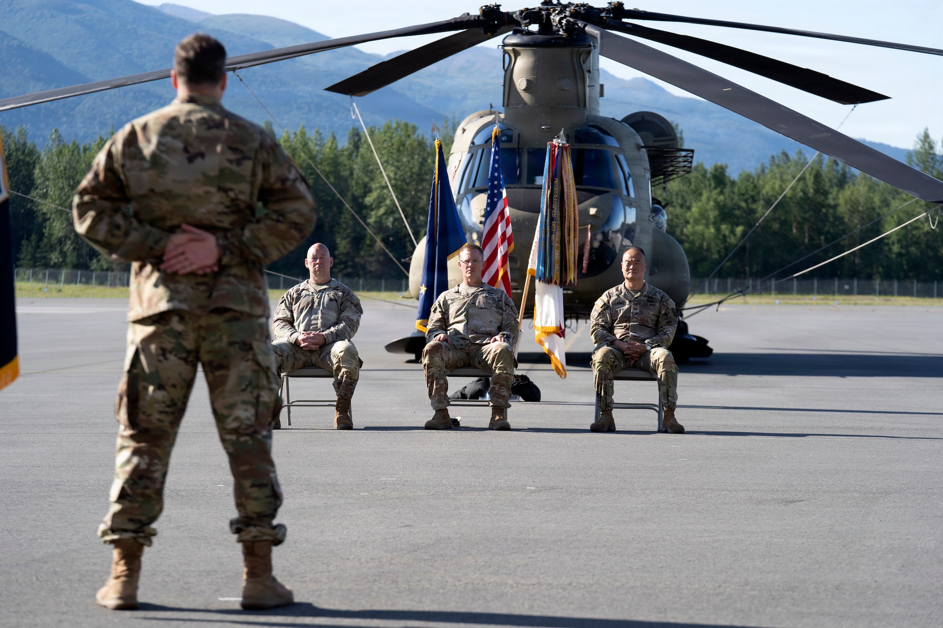 Kang succeeds Mortrud as 38th Troop Command commander