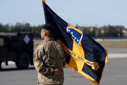 Kang succeeds Mortrud as 38th Troop Command commander