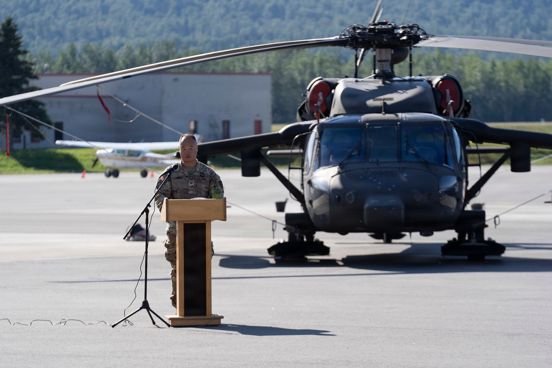 Kang succeeds Mortrud as 38th Troop Command commander