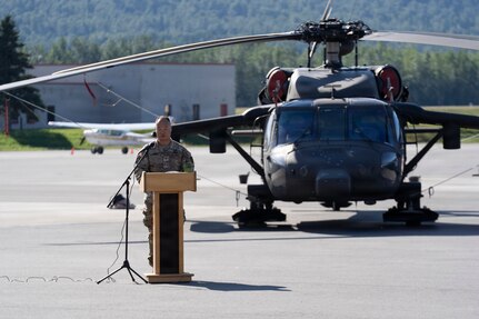 Kang succeeds Mortrud as 38th Troop Command commander