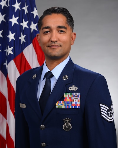 Official photo of enlisted Airman.