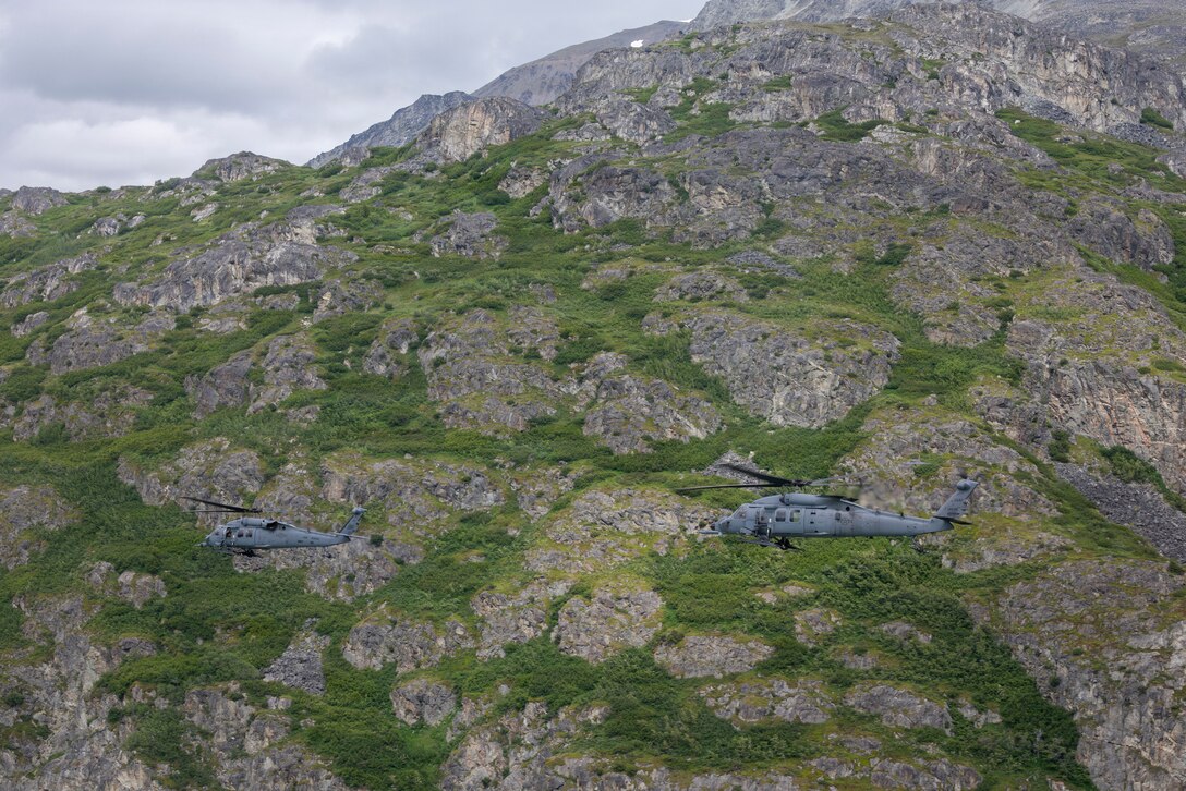 176th Wing flies last Pave Hawk mission, fully transitions to Jolly Green