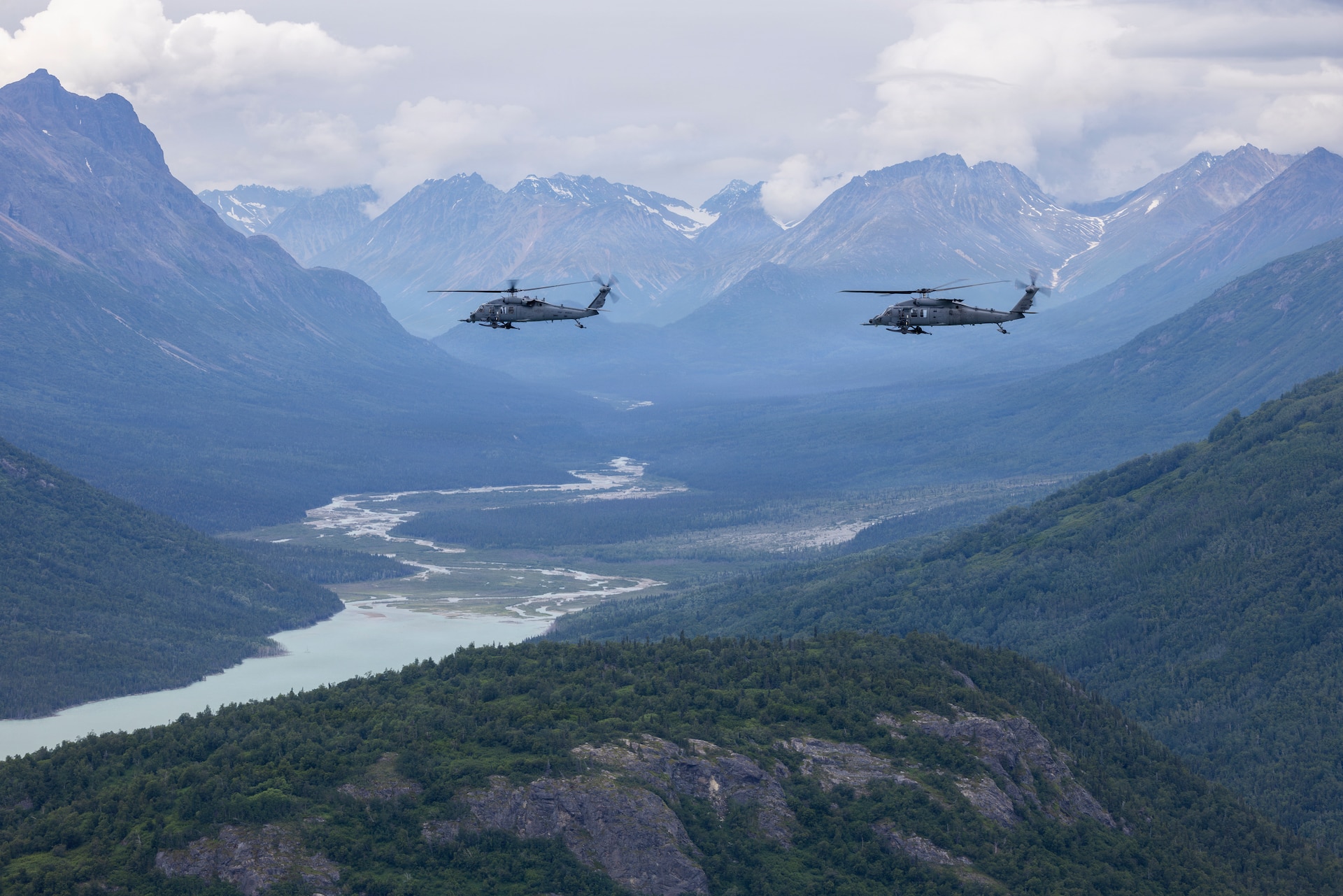176th Wing flies last Pave Hawk mission, fully transitions to Jolly Green