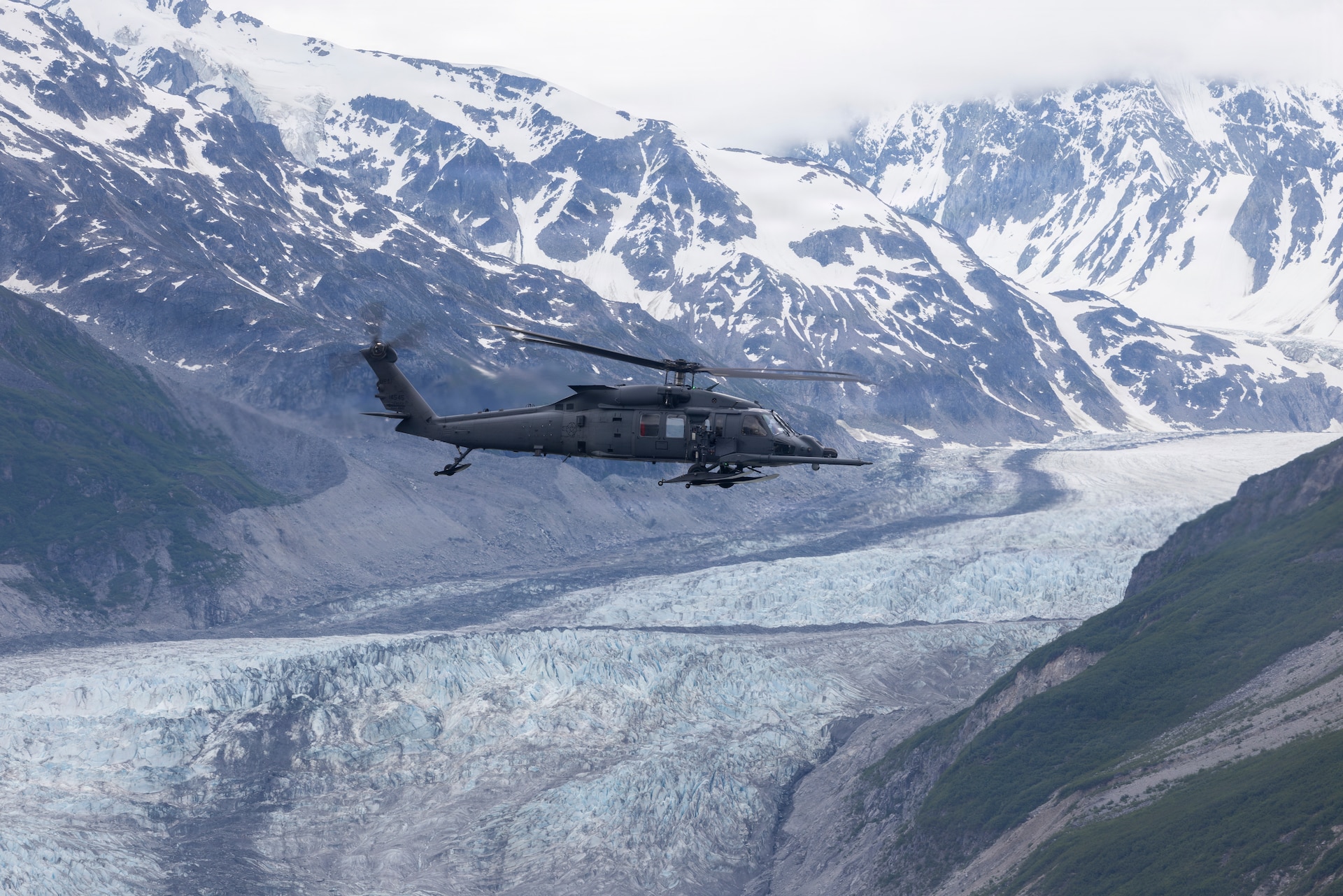 176th Wing flies last Pave Hawk mission, fully transitions to Jolly Green