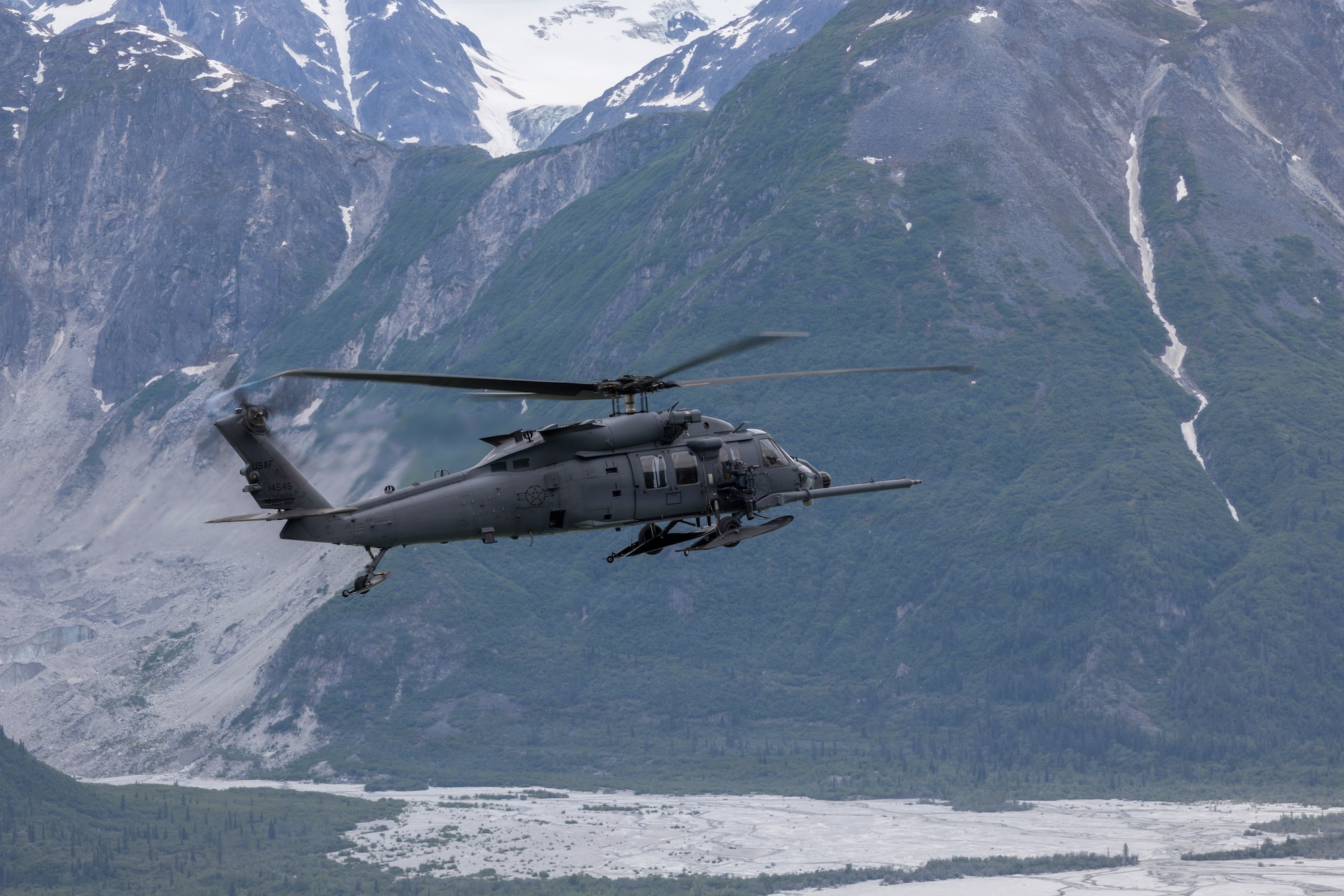 176th Wing flies last Pave Hawk mission, fully transitions to Jolly Green