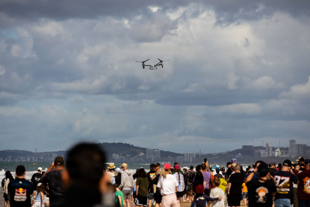 A U.S. Marine Corps Osprey with Marine Medium Tiltrotor Squadron (VMM) 268 (Reinforced), Marine Rotational Force – Darwin 26, preforms during the final day of the Pacific Airshow Gold Coast 2026 in Gold Coast, Australia, Aug. 16.