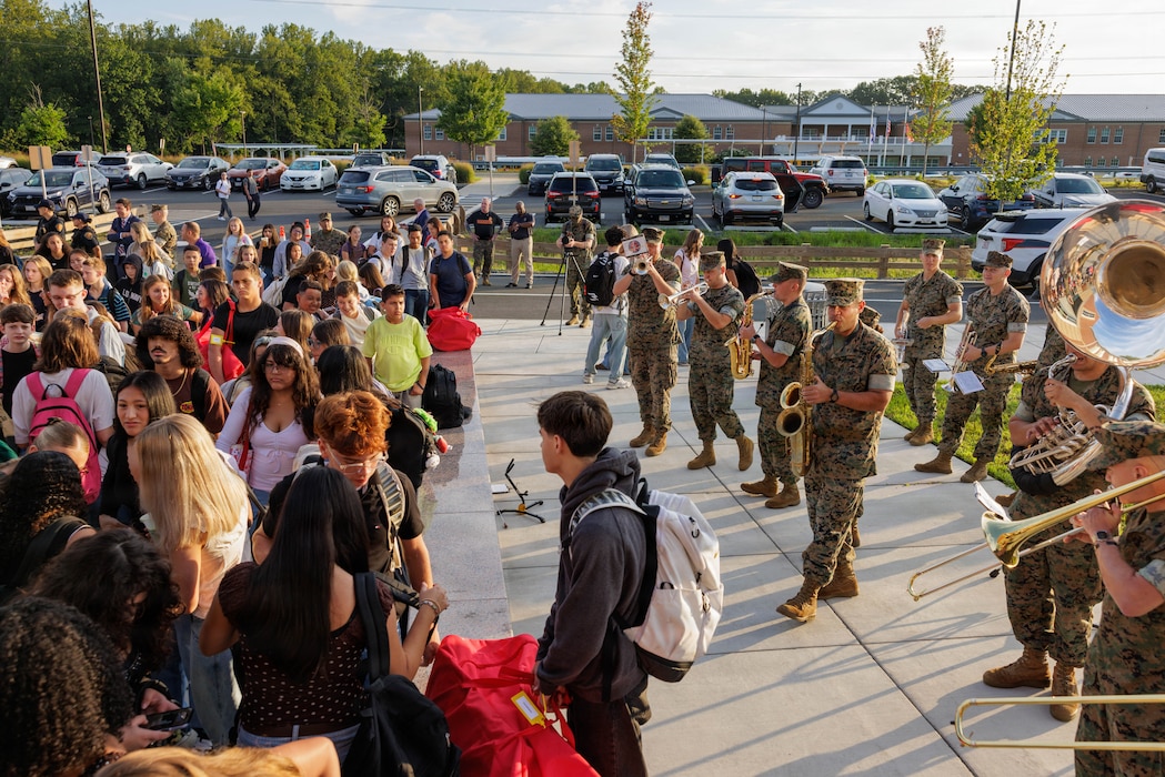 Quantico Marine Band performs for students