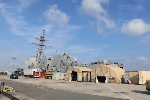 USS Pinckney departs Singapore after ship repair and maintenance exercise