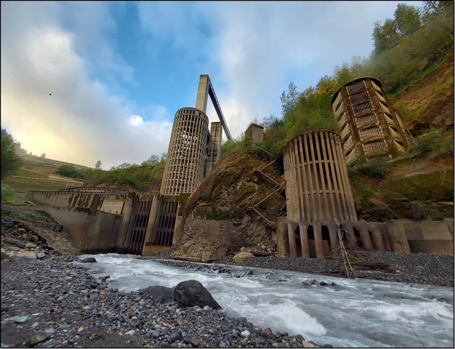 Photo of Mud Mountain Dam inlet tower
