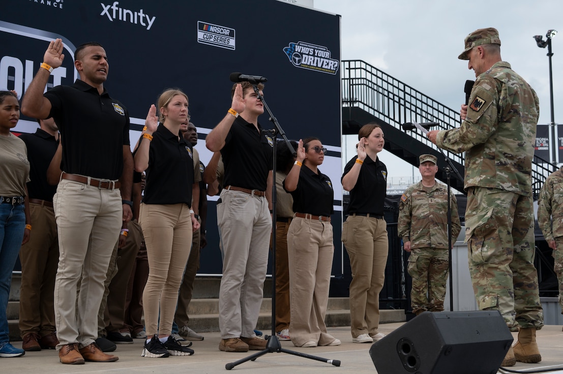 VNG Soldiers, Airmen take enlistment oath at NASCAR race