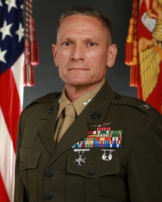 Portrait of Colonel Brett Bohne