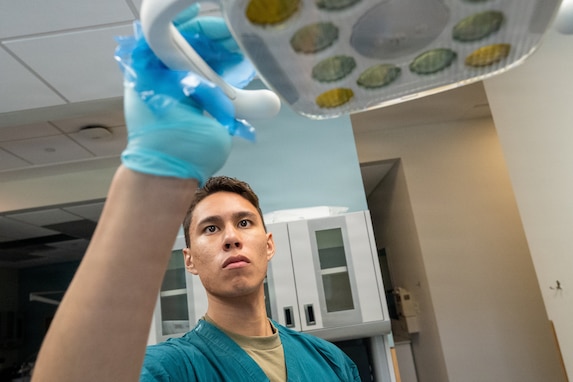 From molars to mechanics: Army Reserve dental specialist pursues future in physics, engineering