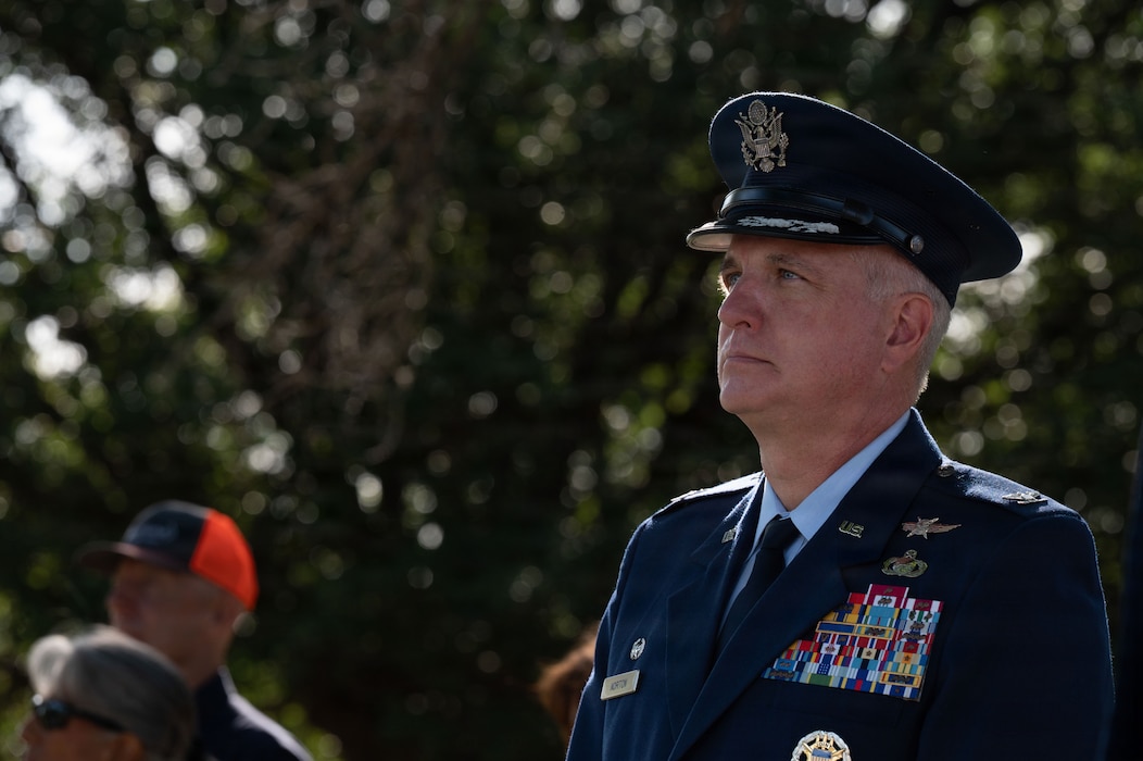 Portrait of a U.S. Air Force Colonel looking to the left