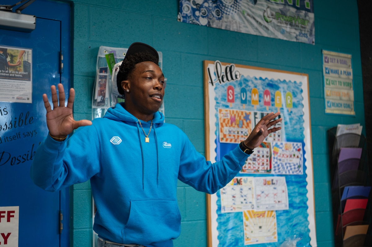 Youth speaks after winning award