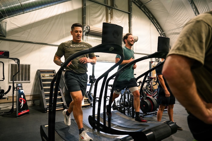 People running on treadmills