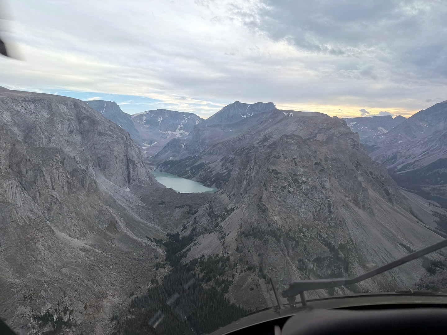 Montana Army National Guard Soldiers with the 1-189th General Support Aviation Battalion conduct a search and rescue mission near Moon Lake in the Beartooth Mountains, Mont., Aug. 20, 2026.