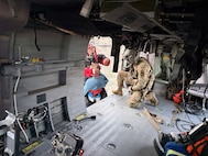 Montana Army National Guard Soldiers with the 1-189th General Support Aviation Battalion conduct a search and rescue mission near Moon Lake in the Beartooth Mountains, Mont., Aug. 20, 2026.